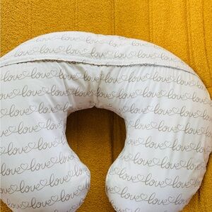 boppy nursing pillow